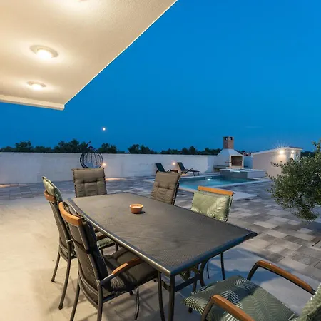 Villa House Frano